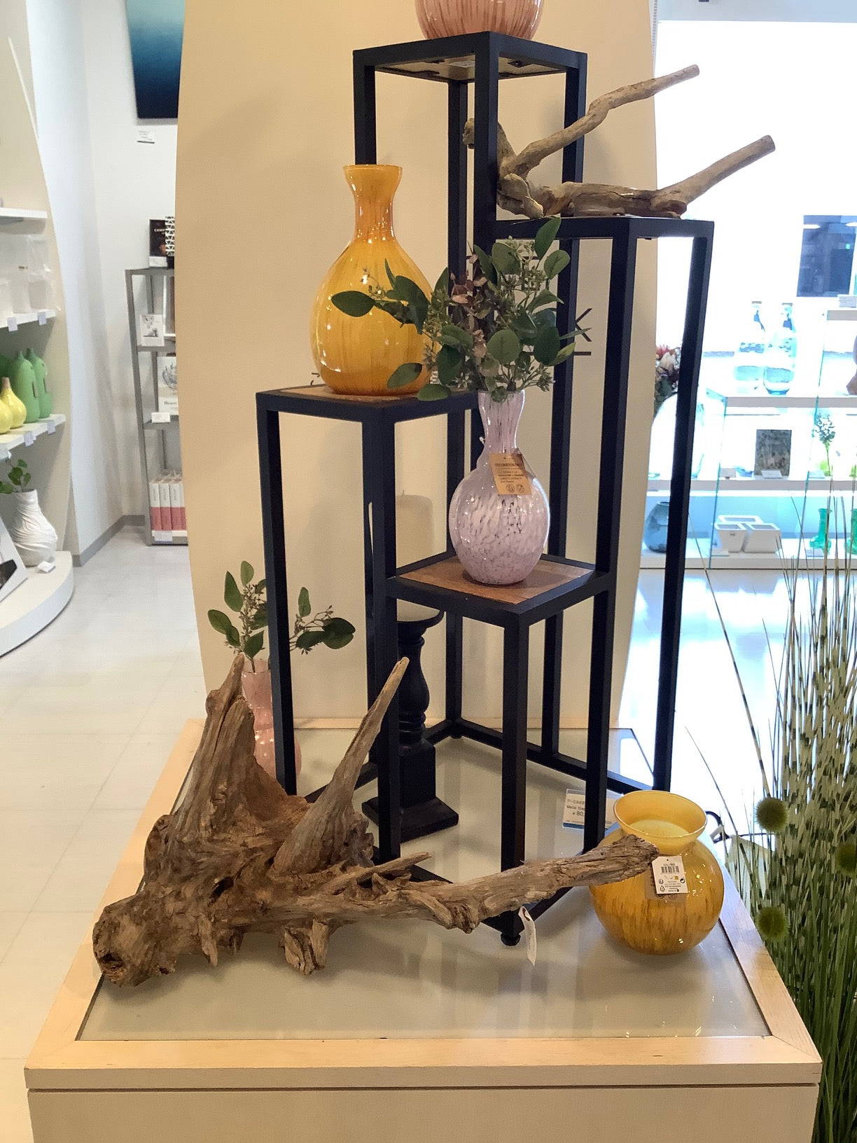 山の天然素材(流木ツリー・樹木・木の実・広葉樹・小枝・輪切り)は、店舗ディスプレイ用やインテリアに人気です。フラワーアレンジメントや盆栽など自然素材を活かしたアート作品におすすめです。アクアリウムやコースターなどの店舗用小物やおしゃれな壁掛け等のインテリアを演出できます。流木や樹木など工作・クラフト用天然素材を売ってるところはエコクラフトの自然素材専門通販サイトが格安 店舗ディスプレイ用 流木素材 インテリア 水槽 テラリウム エアプランツ 金魚 流木ツリー 広葉樹 販売 盆栽 樹木 小枝 フラワーアレンジメント 自然素材 天然素材 輪切り 卸売り 木材 売ってるところ オブジェ 置物 壁掛け 切り株 セール 価格相場 アクアリウム